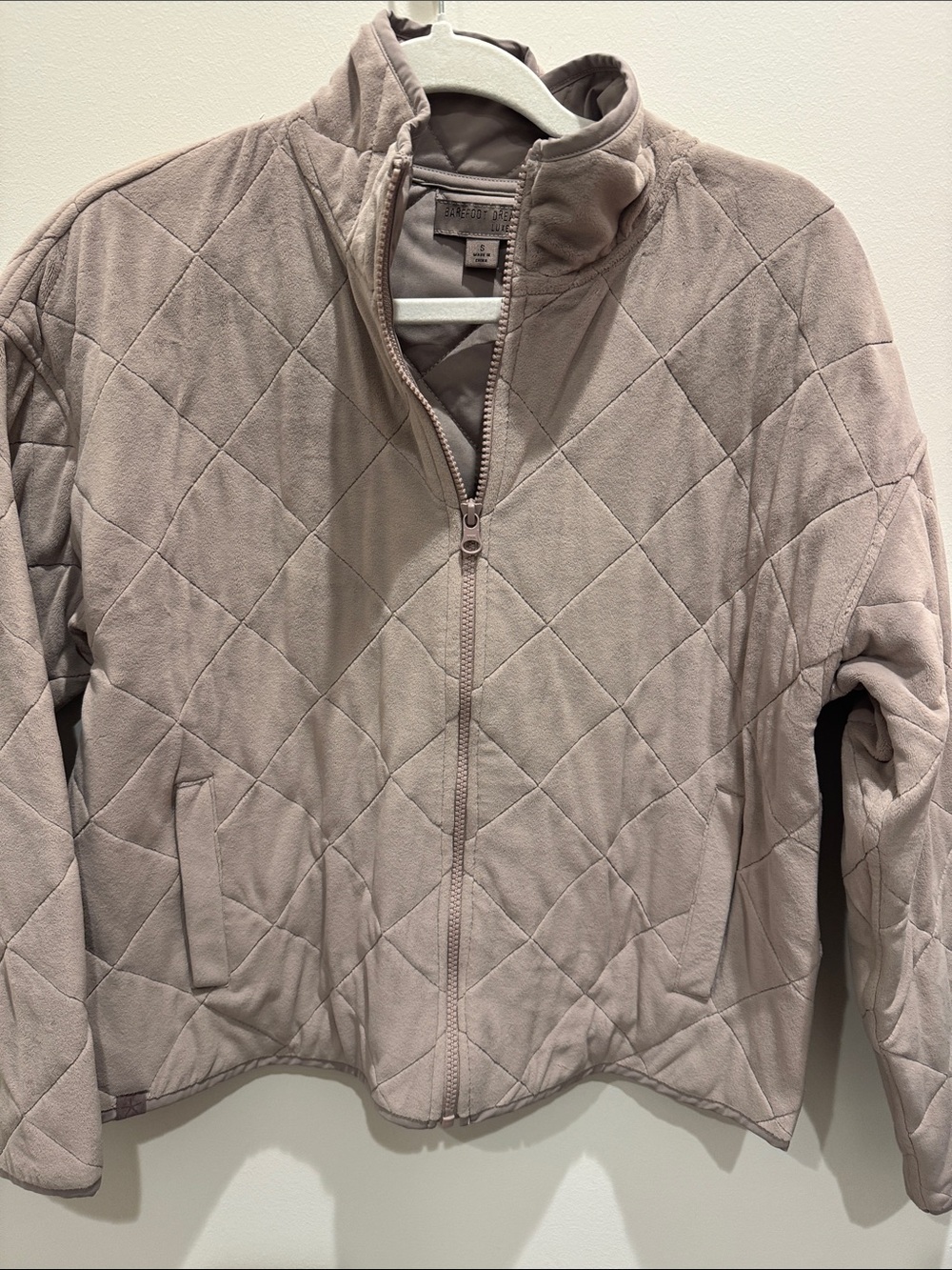 Barefoot Dreams Luxechic Quilted Zip Jacket in Light Taupe